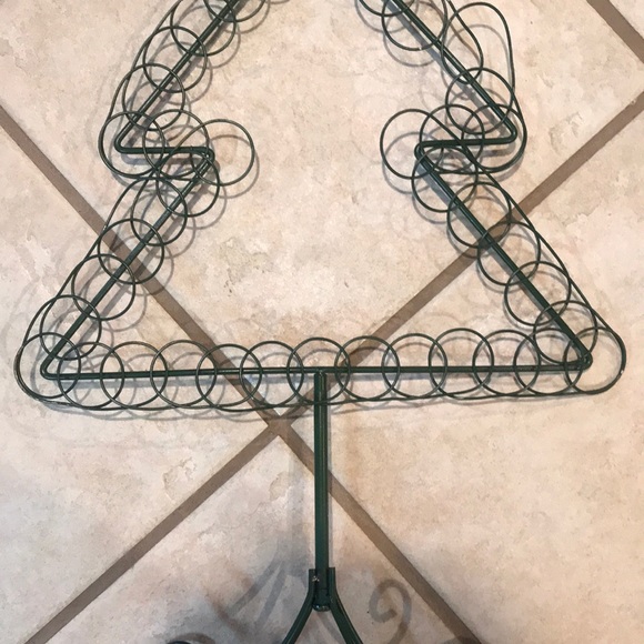 Green Wire Christmas Wreath or Picture Card Holder - Picture 6 of 10